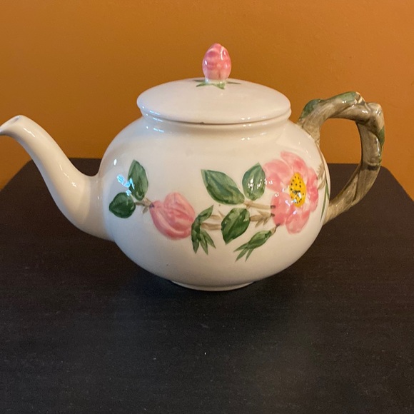 Early Vintage Franciscan Desert Rose Covered tea pot with the lid California USA
